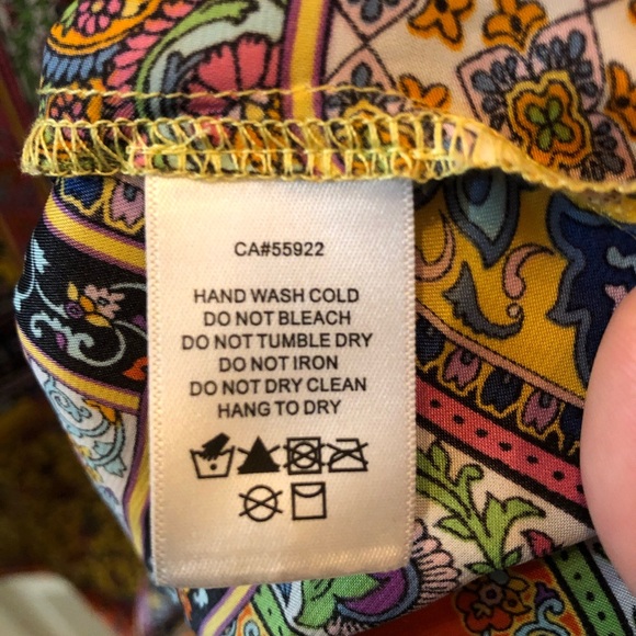 🤩🎊Host Pick🎊 - Mixed Pattern Liz Claiborne Top - Picture 3 of 4